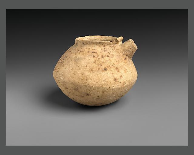 Spouted jar