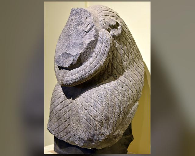 پەیکەری شێری کاسی