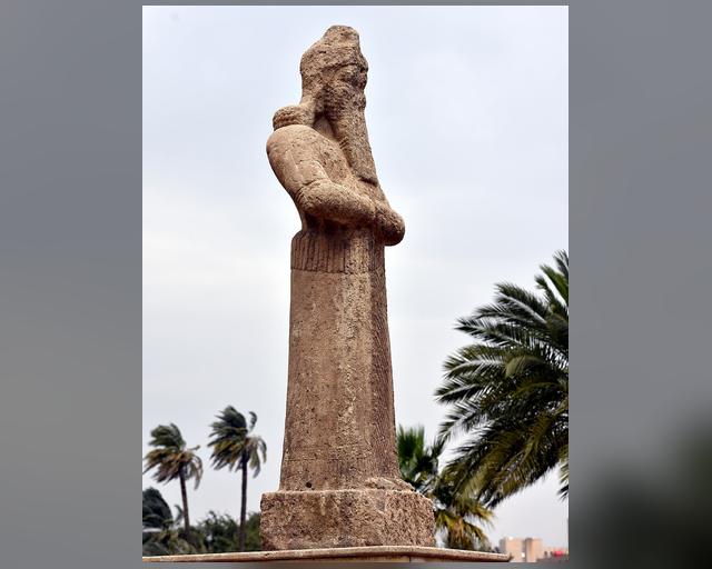 تمثال الإله نابو