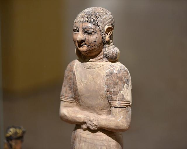 پەیکەری عاجیی پیاوێکی ئاشووری